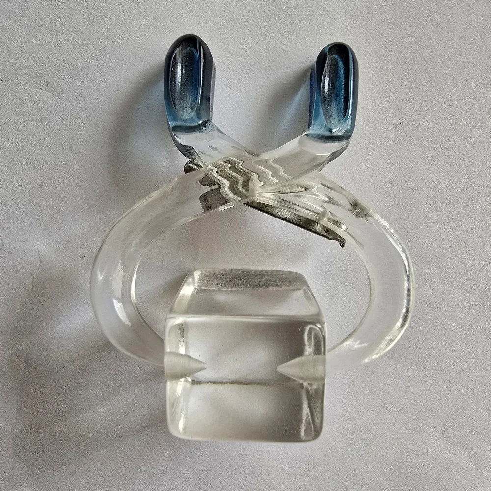 Vintage ice cube brooch Lucite plastic tongs novelty spinner pin blue clear
